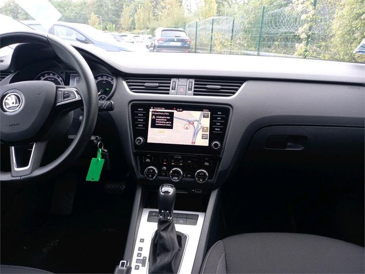 Photo 11 VIN: TMBJG7NE6J0257629 - SKODA OCTAVIA 