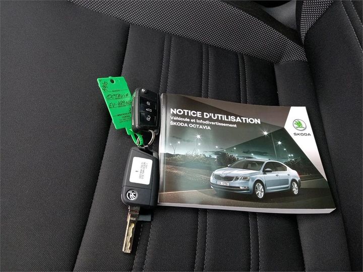 Photo 8 VIN: TMBJG7NE6J0257629 - SKODA OCTAVIA 