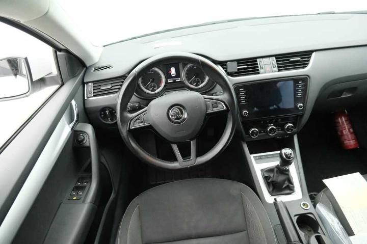 Photo 9 VIN: TMBJG7NE8J0129814 - SKODA OCTAVIA 