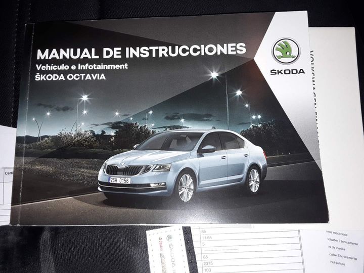 Photo 8 VIN: TMBJG7NE8J0366805 - SKODA OCTAVIA 