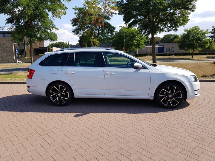 Photo 4 VIN: TMBJG7NE9F0104704 - SKODA OCTAVIA 