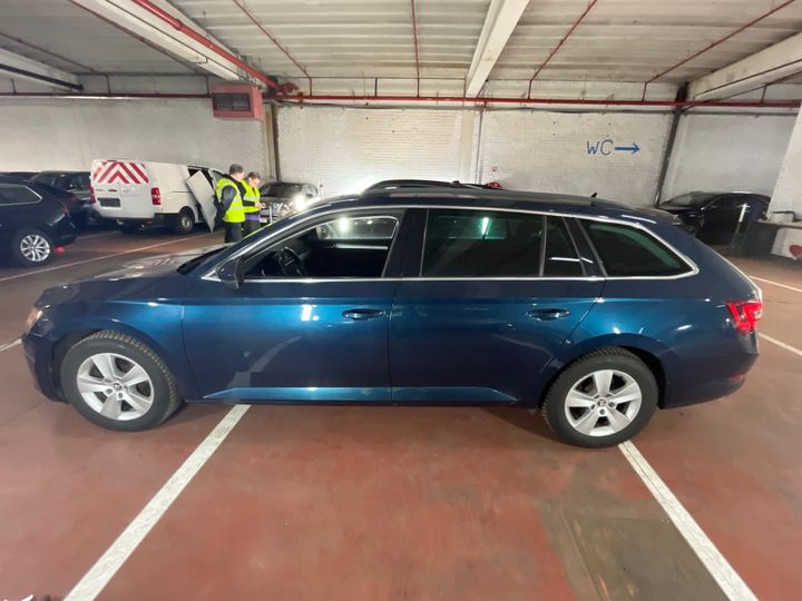 Photo 2 VIN: TMBJG7NP0J7534025 - SKODA SUPERB 