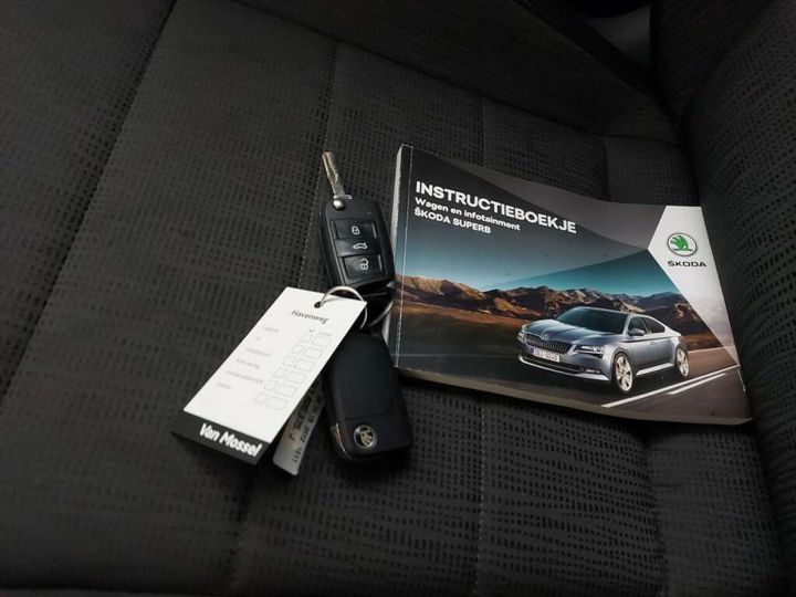 Photo 16 VIN: TMBJG7NP0J7608494 - SKODA SUPERB 