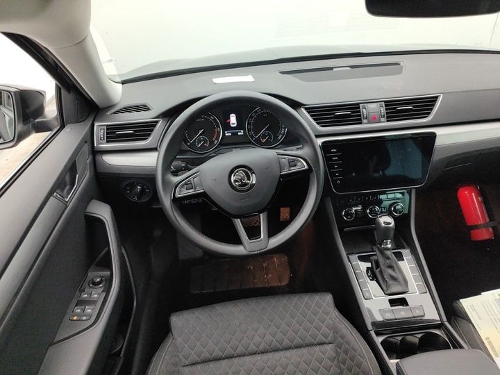 Photo 9 VIN: TMBJG7NP1J7589227 - SKODA SUPERB 