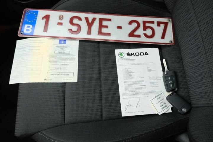 Photo 4 VIN: TMBJG7NP3J7511970 - SKODA SUPERB 