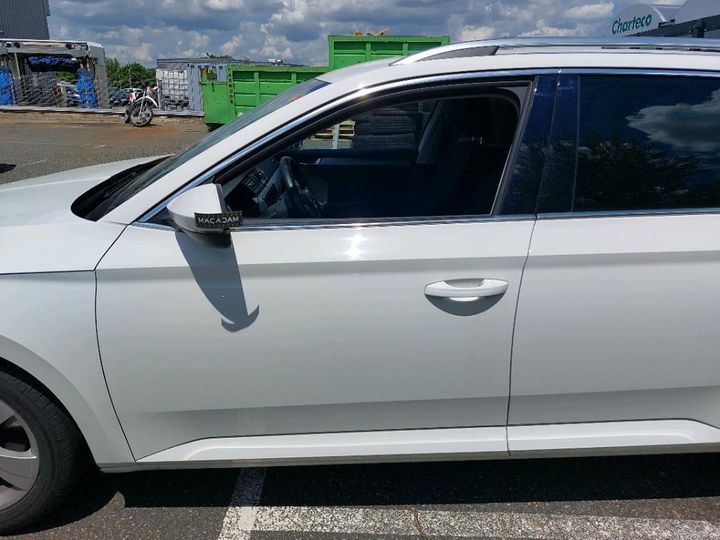 Photo 18 VIN: TMBJG7NP3J7581596 - SKODA SUPERB 