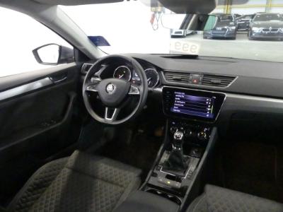 Photo 9 VIN: TMBJG7NP4J7579145 - SKODA SUPERB 