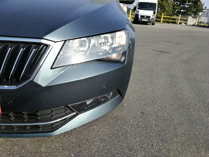 Photo 5 VIN: TMBJG7NP6J7533624 - SKODA SUPERB 