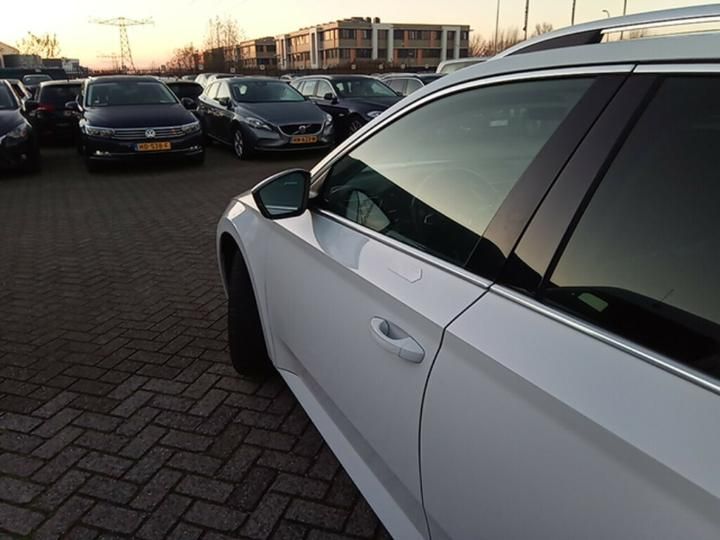 Photo 5 VIN: TMBJG7NP8J7529722 - SKODA SUPERB 