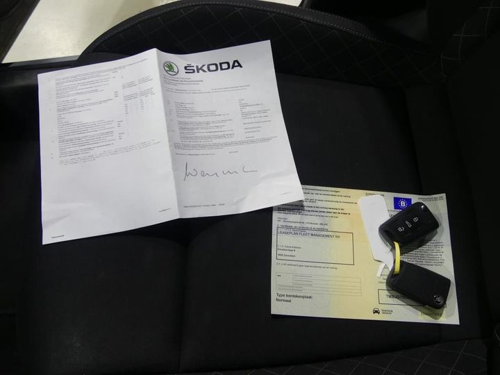 Photo 19 VIN: TMBJG7NU5KJ017975 - SKODA KAROQ 