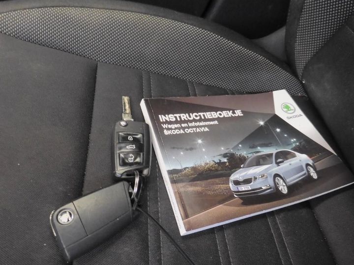 Photo 11 VIN: TMBJG9NE1J0207832 - SKODA OCTAVIA 