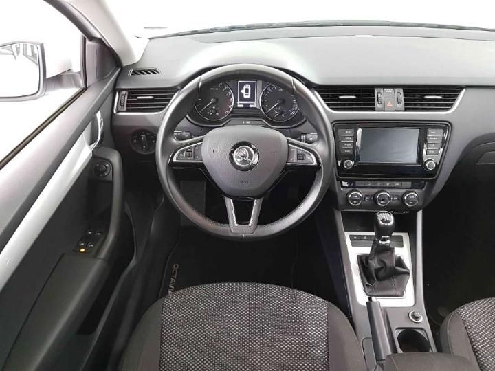 Photo 7 VIN: TMBJG9NE2H0134108 - SKODA OCTAVIA 