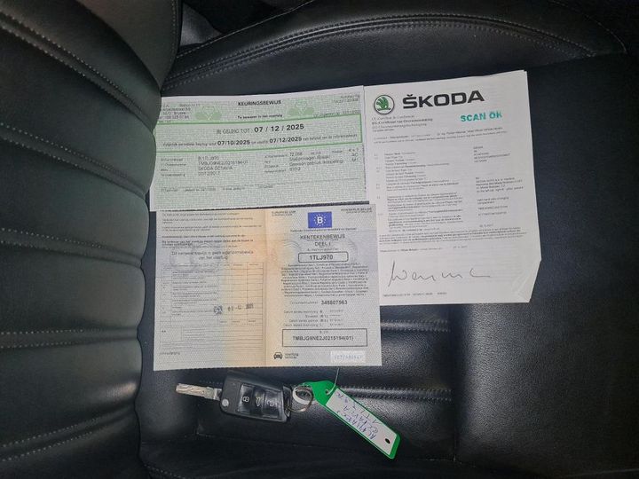 Photo 4 VIN: TMBJG9NE2J0215194 - SKODA OCTAVIA 