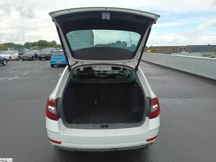 Photo 8 VIN: TMBJG9NE4J0150879 - SKODA OCTAVIA 