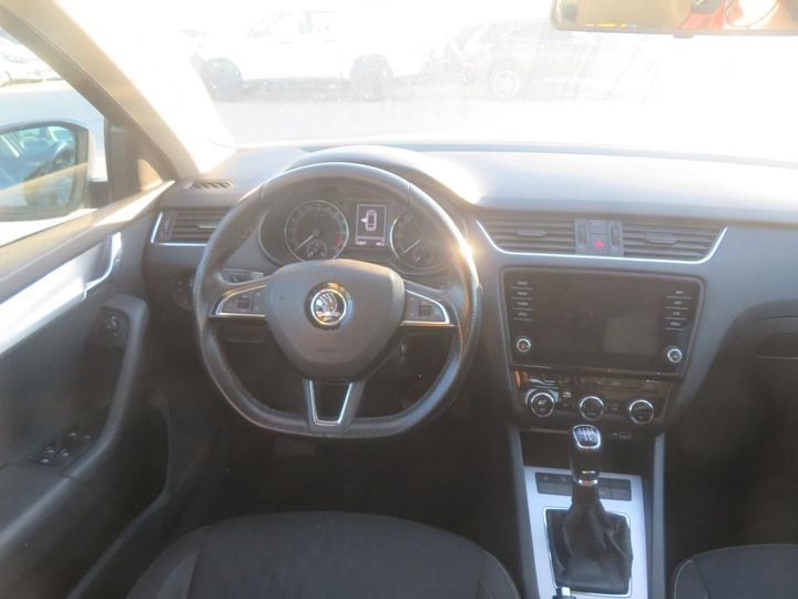 Photo 7 VIN: TMBJG9NE7J0326923 - SKODA OCTAVIA 