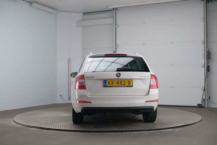 Photo 4 VIN: TMBJG9NE8H0063626 - SKODA OCTAVIA 