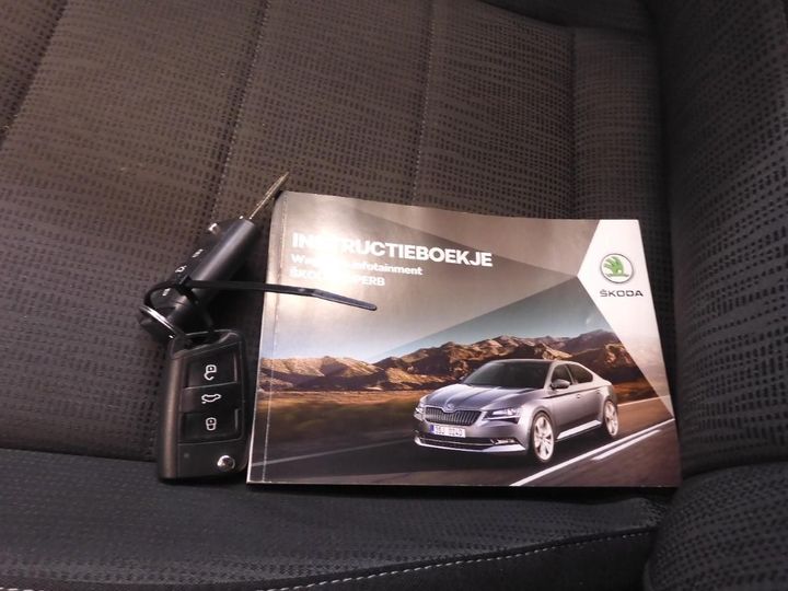 Photo 16 VIN: TMBJG9NP0J7548177 - SKODA SUPERB 