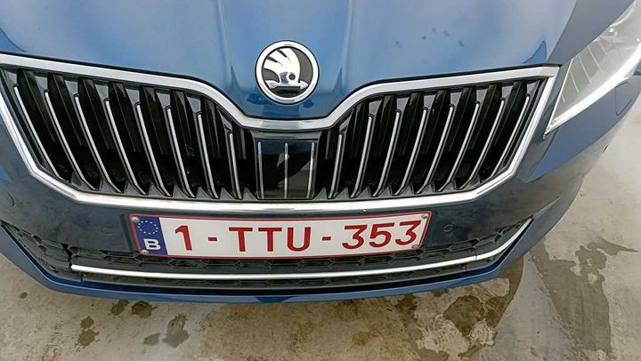 Photo 5 VIN: TMBJG9NP0J7567456 - SKODA SUPERB 