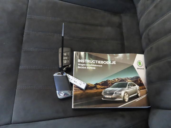 Photo 10 VIN: TMBJG9NP1J7508464 - SKODA SUPERB 