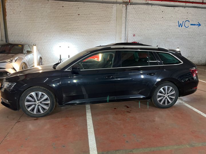 Photo 2 VIN: TMBJG9NP1J7583262 - SKODA SUPERB 