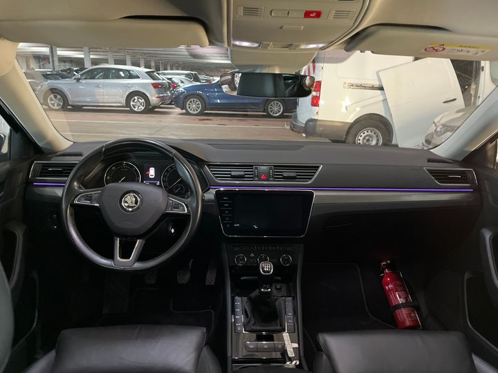 Photo 4 VIN: TMBJG9NP1J7583262 - SKODA SUPERB 