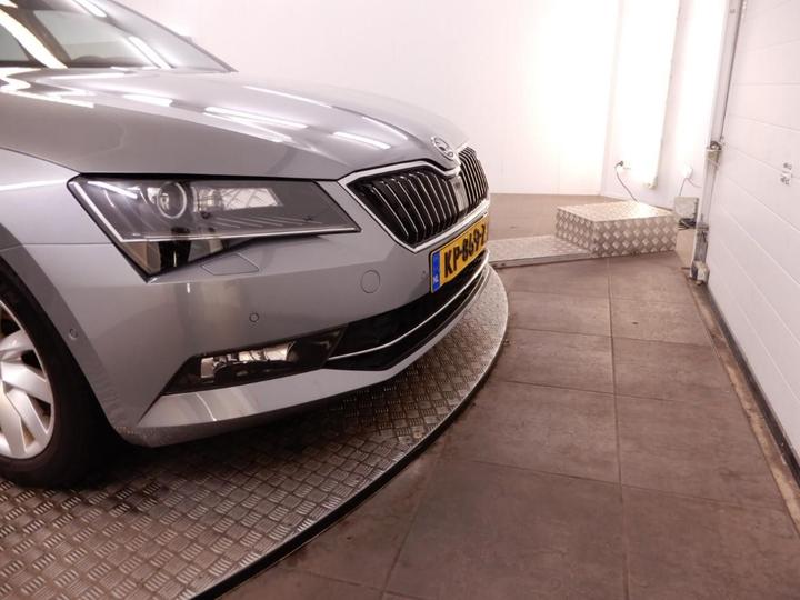 Photo 32 VIN: TMBJG9NP2H7035118 - SKODA SUPERB 