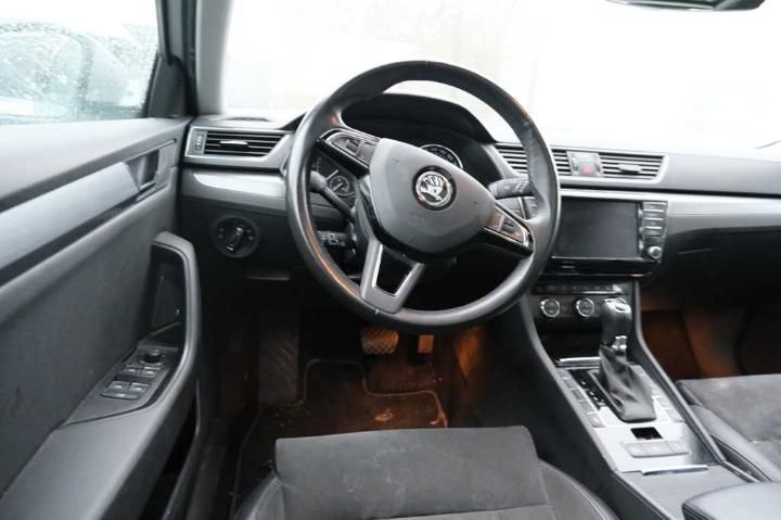 Photo 9 VIN: TMBJG9NP2H7542763 - SKODA SUPERB 