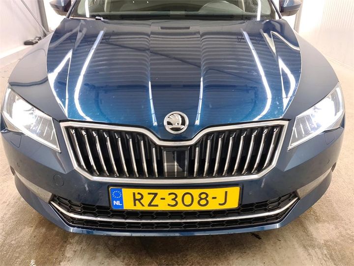 Photo 11 VIN: TMBJG9NP3J7565510 - SKODA SUPERB 