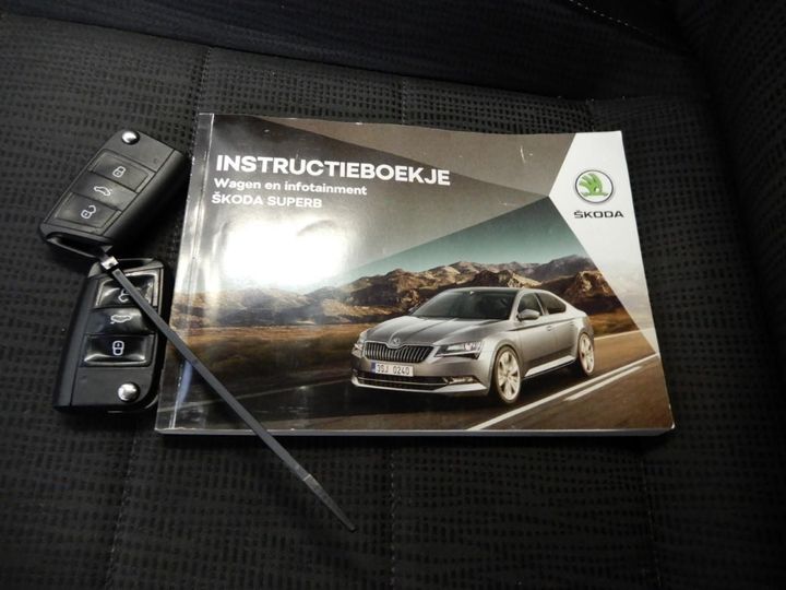 Photo 13 VIN: TMBJG9NP5J7518138 - SKODA SUPERB 