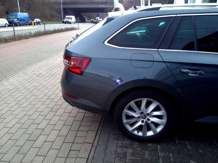 Photo 31 VIN: TMBJG9NP6H7537873 - SKODA SUPERB 