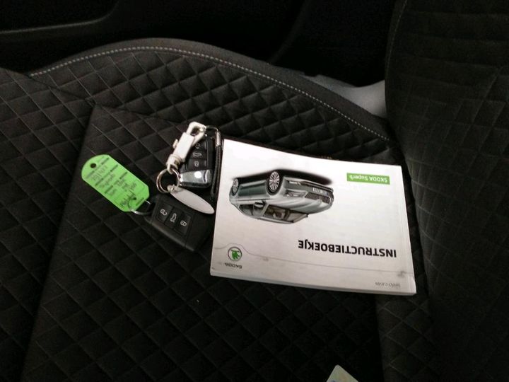 Photo 9 VIN: TMBJG9NP7H7031758 - SKODA SUPERB 