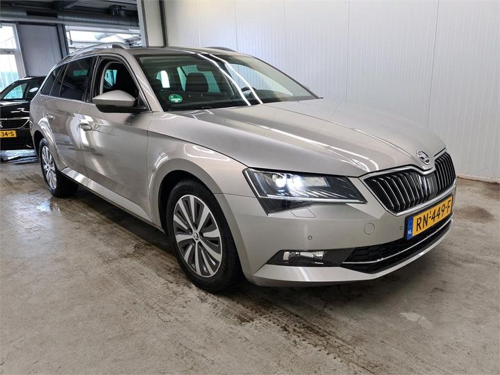 Photo 2 VIN: TMBJG9NP7J7549827 - SKODA SUPERB 