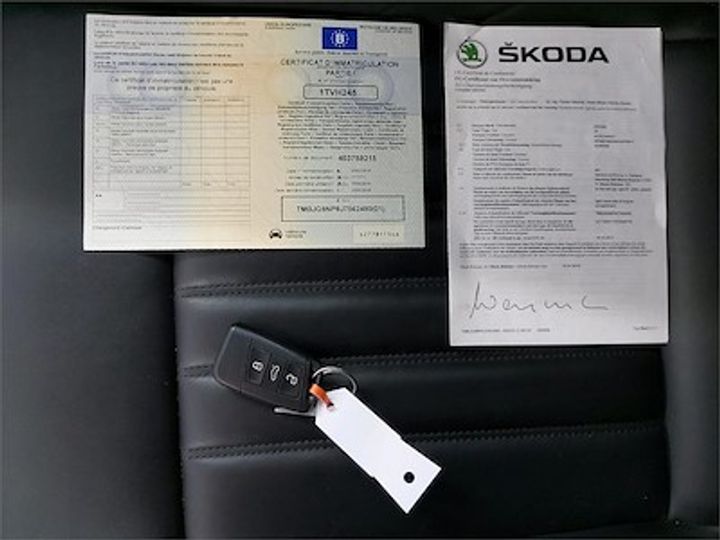 Photo 12 VIN: TMBJG9NP8J7562490 - SKODA SUPERB 