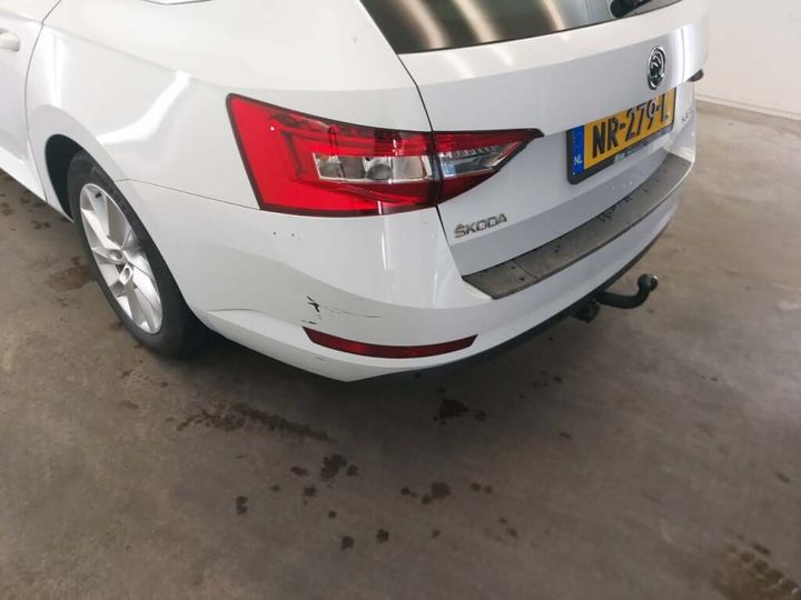 Photo 10 VIN: TMBJG9NP9H7536202 - SKODA SUPERB 