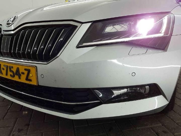 Photo 16 VIN: TMBJG9NP9J7507949 - SKODA SUPERB 