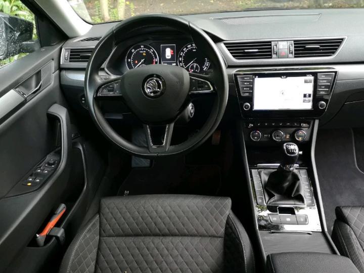 Photo 6 VIN: TMBJG9NPXH7006952 - SKODA SUPERB 