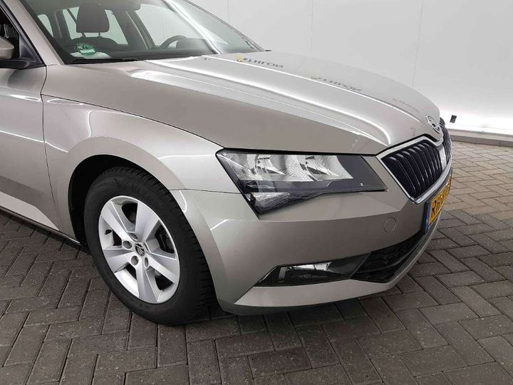 Photo 17 VIN: TMBJG9NPXJ7529040 - SKODA SUPERB 