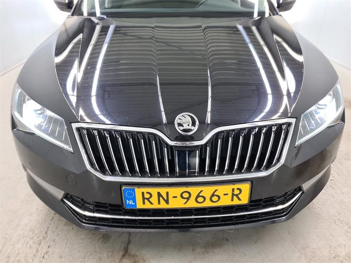 Photo 11 VIN: TMBJG9NPXJ7555279 - SKODA SUPERB 