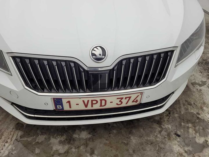 Photo 5 VIN: TMBJG9NPXJ7609972 - SKODA SUPERB 