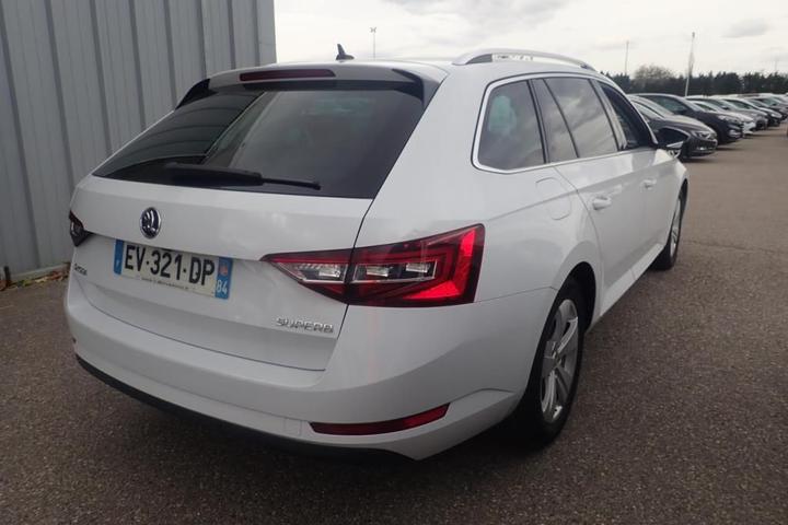 Photo 2 VIN: TMBJH7NP0J7516900 - SKODA SUPERB COMBI 