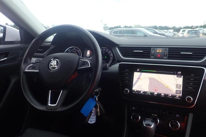 Photo 7 VIN: TMBJH7NP0J7516900 - SKODA SUPERB COMBI 