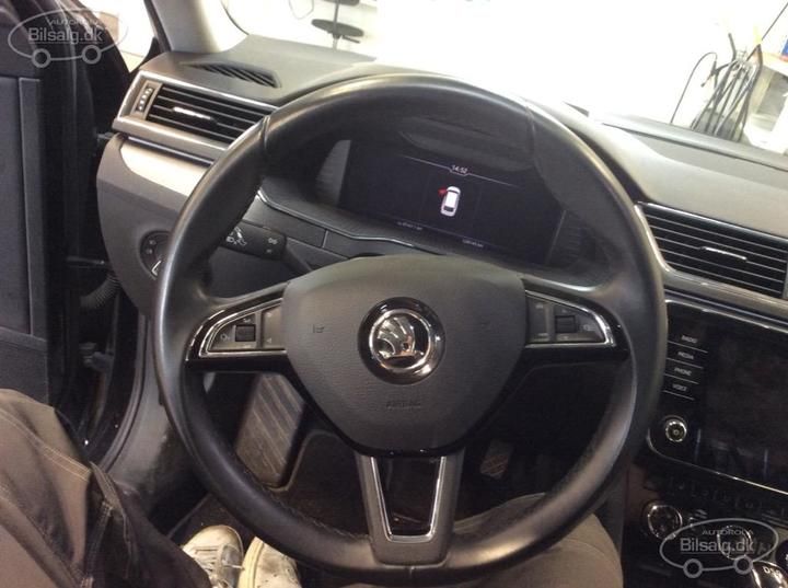 Photo 6 VIN: TMBJH7NP0K7026961 - SKODA SUPERB 