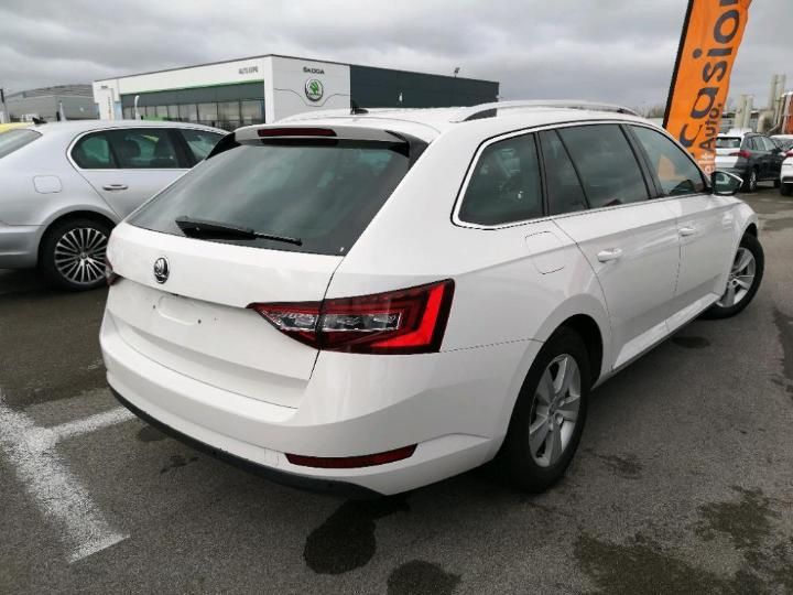 Photo 4 VIN: TMBJH7NP0K7047924 - SKODA SUPERB 