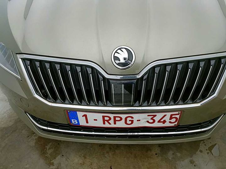 Photo 5 VIN: TMBJH7NP1H7520271 - SKODA SUPERB 