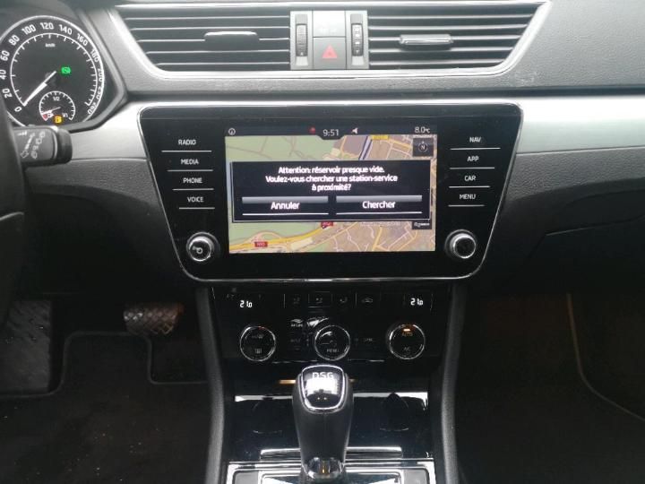 Photo 2 VIN: TMBJH7NP1J7560288 - SKODA SUPERB 