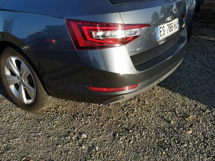 Photo 31 VIN: TMBJH7NP2J7544181 - SKODA SUPERB 