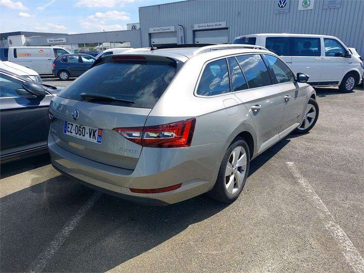 Photo 3 VIN: TMBJH7NP2J7594207 - SKODA SUPERB 