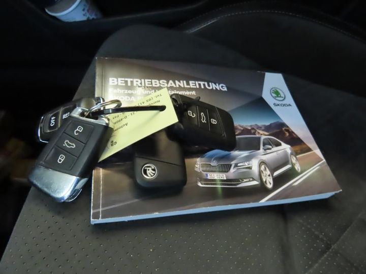 Photo 11 VIN: TMBJH7NP2K7008087 - SKODA SUPERB 