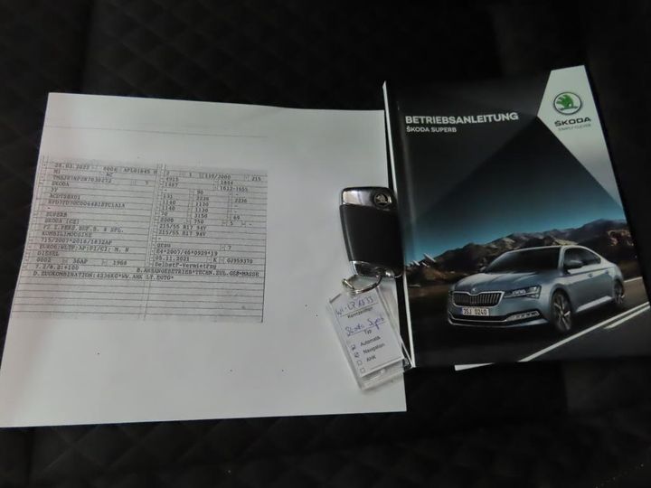 Photo 9 VIN: TMBJH7NP2N7030272 - SKODA SUPERB 