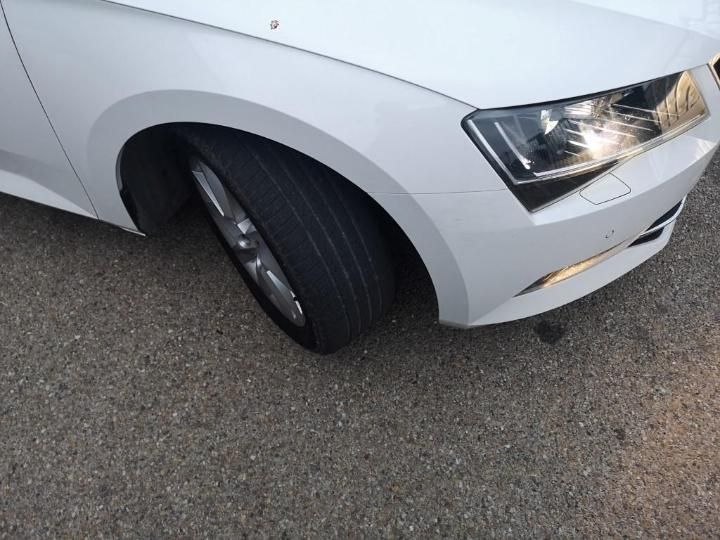 Photo 18 VIN: TMBJH7NP3J7539362 - SKODA SUPERB 